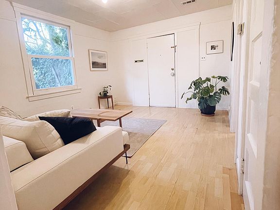 2nd image of 423 Morse Ave