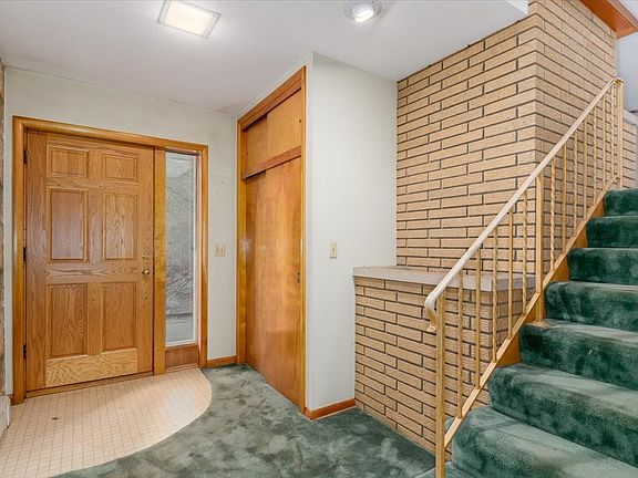 4th image of 517 Main St