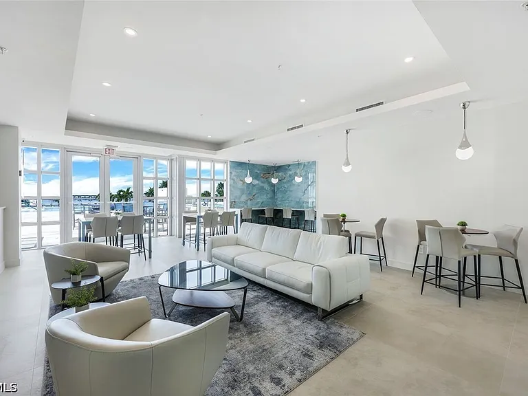 3000 Oasis Grand Blvd #801 — Photo 40