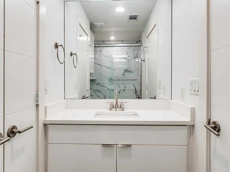 1832 N Garrett Ave #103 — Photo 2