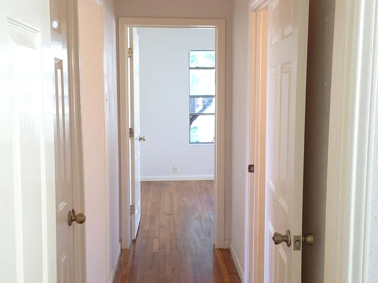 709 E Elmira St — Photo 17