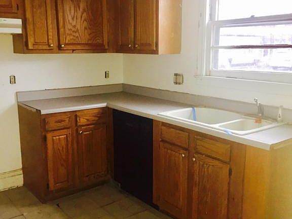 2nd image of 1404 E Stockbridge Ave