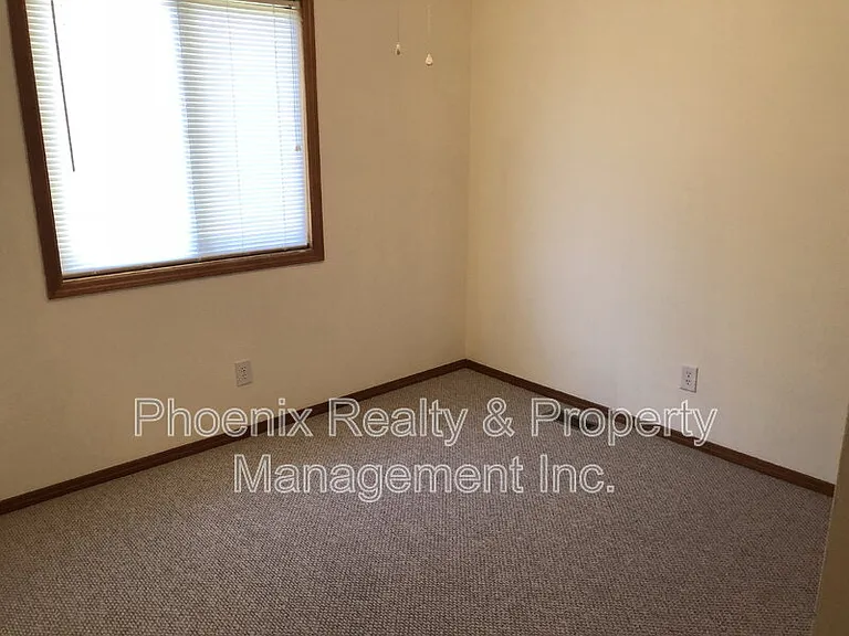 806 Sir Galahad Dr — Photo 9