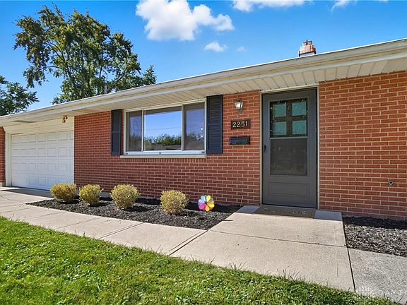 5th image of 2251 Broadmoor Dr
