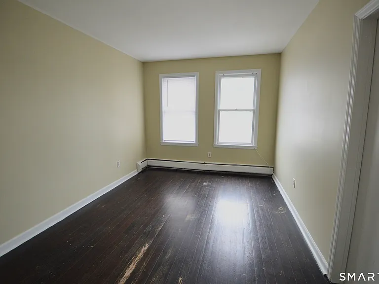 2343 Barnum Ave #B — Photo 10