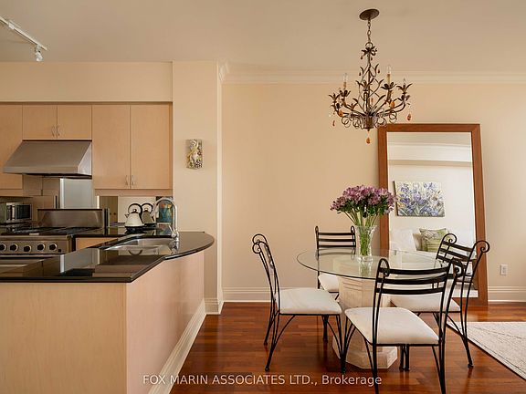 2nd image of 99 Avenue Rd #506