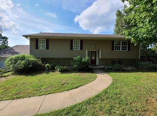 704 County Rd, Morgantown, KY 42261