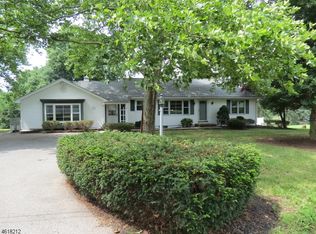 52 Toad Ln, Ringoes, NJ 08551