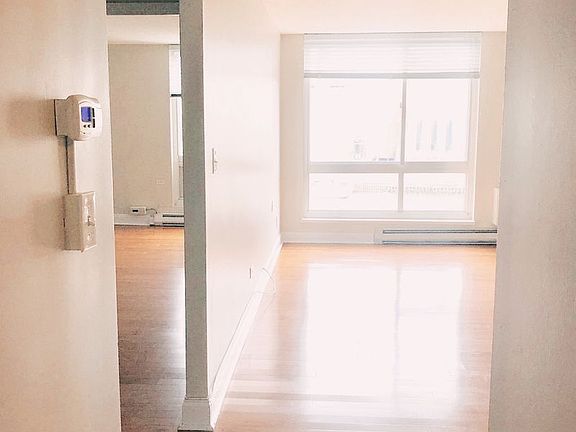 2nd image of 546 Main St APT 908