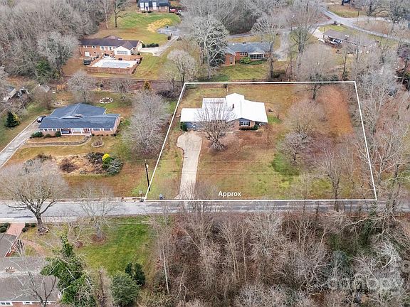 5th image of 288 Northwood Park