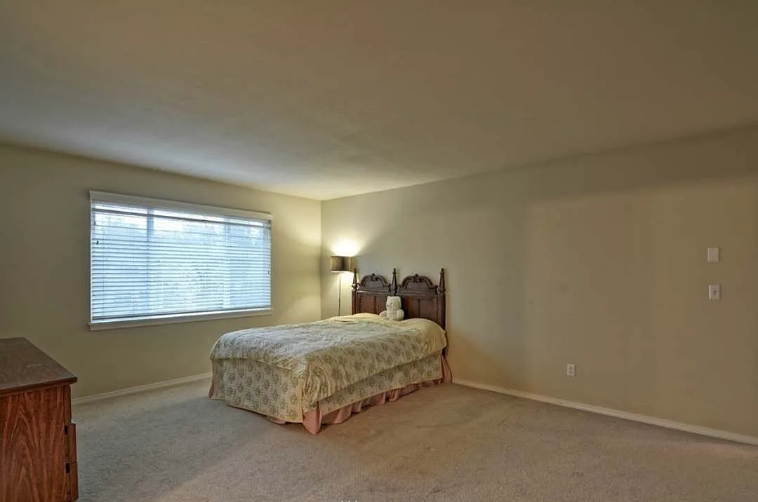 3 bed, 2.5 bath, 2179 sqft, $3,249 — Photo 2