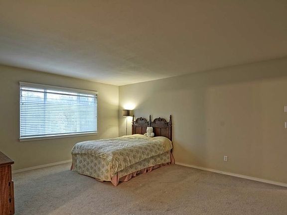 4th image of 2325 194th St SE
