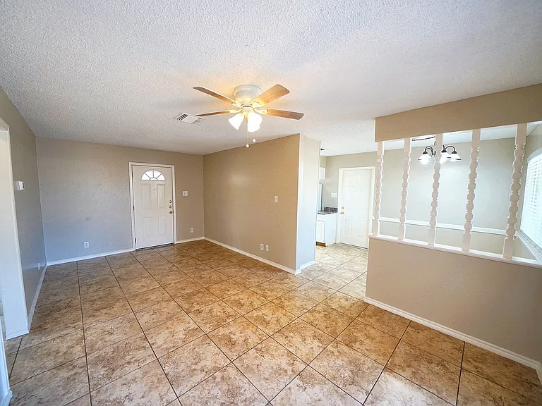 225 Linda Ct — Photo 9