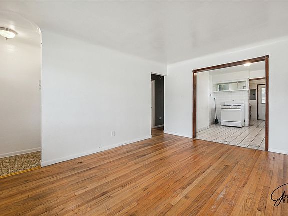 4th image of 22843 Lambrecht Ave