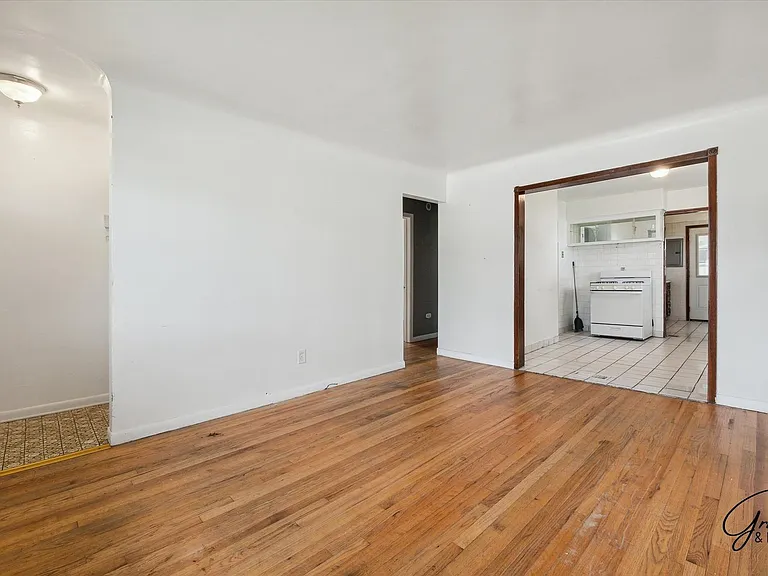 22843 Lambrecht Ave — Photo 4