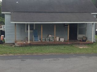11 Sullivan St, Ware Shoals, SC 29692