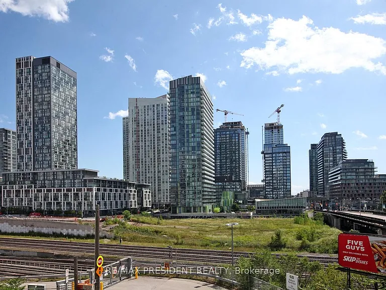 27 Bathurst St #404W — Photo 24