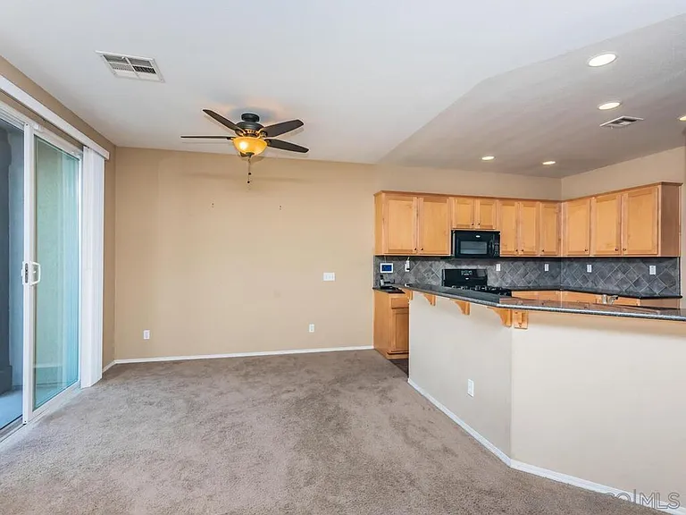 425 S Meadowbrook Dr S #144 — Photo 6