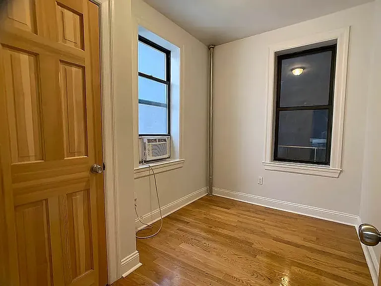 26 Thompson St #4D — Photo 6