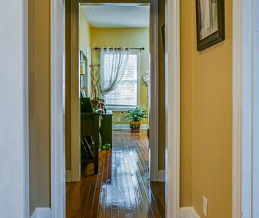 5th image of 1730 Kinsale Ave