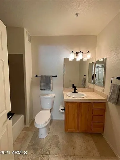 Unit Photo