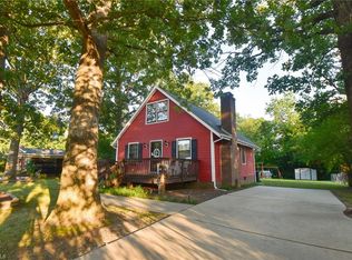 809 Parkwood St, Burlington, NC 27215