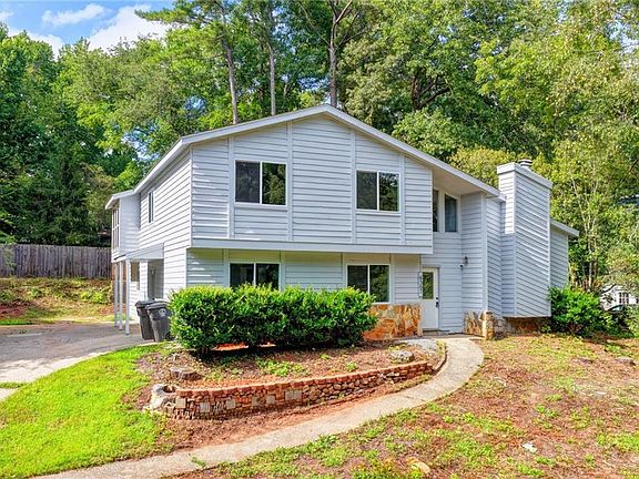 2nd image of 6567 Oakwood Dr