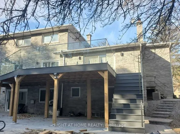 5 Black Willow Ct Unit 1, Richmond Hill, ON L4E 2M7