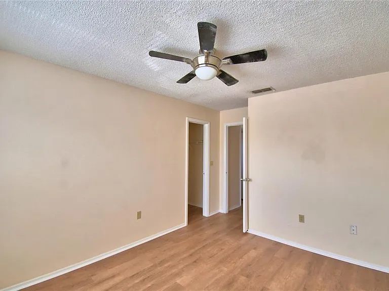 11701 Minto Ct — Photo 43