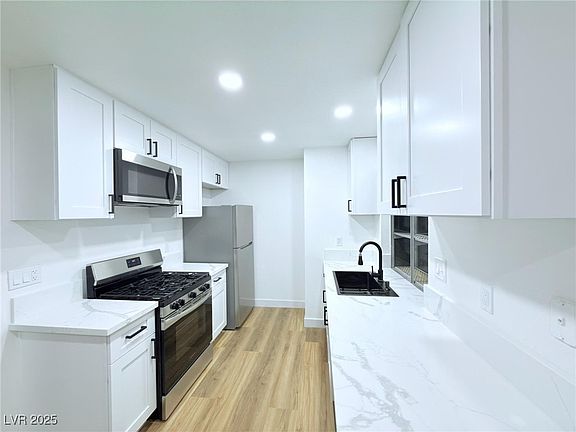 3rd image of 5773 Arbor Oak Cir