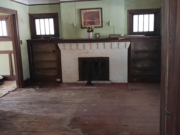 2nd image of 2701 W Philadelphia St