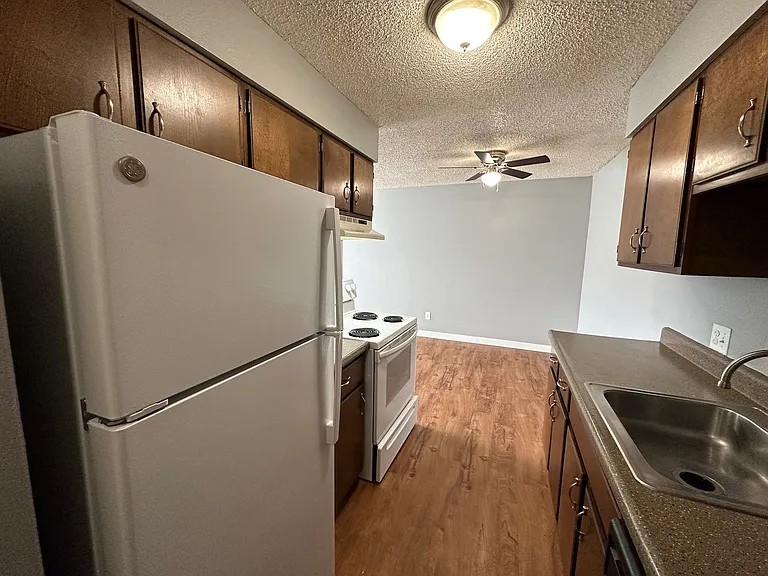 Prospect Pointe Apartments — Photo 51