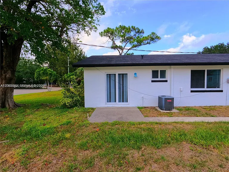 4906 Serafica Dr #7 — Photo 10