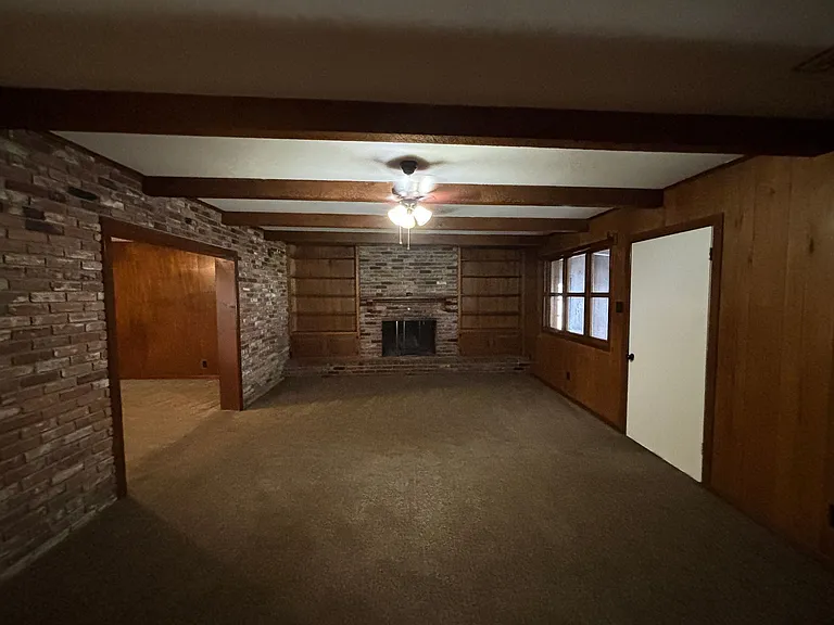 6900 Cloverdale Dr — Photo 11