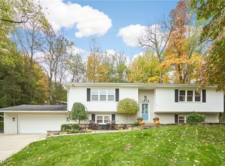 1818 Joan Of Arc Cir, Cuyahoga Falls, OH