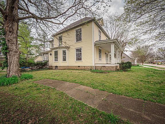 3rd image of 1004 Church St