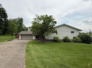 1819 Walnut Rd, Heath, OH 43056