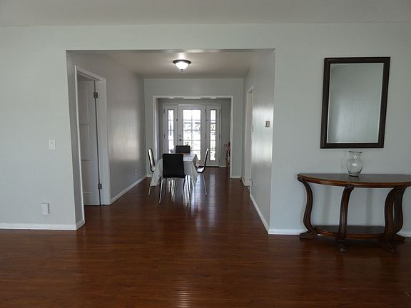 4th image of 10915 Coolhurst Dr
