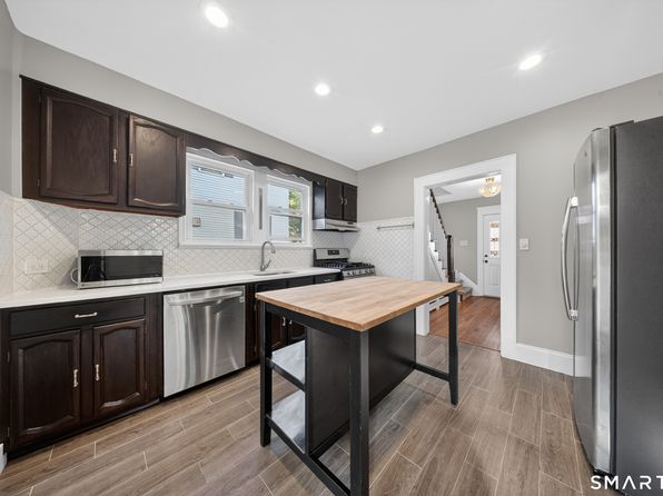 30 Noble St