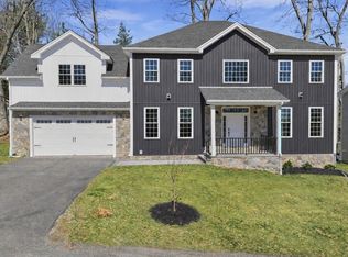 6 Barrows Rd, Worcester, MA 01609