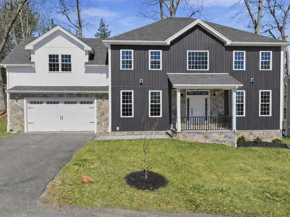 6 Barrows Rd, Worcester, MA 01609