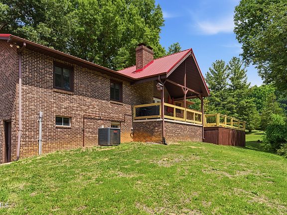 5th image of 205 Spring Valley Rd