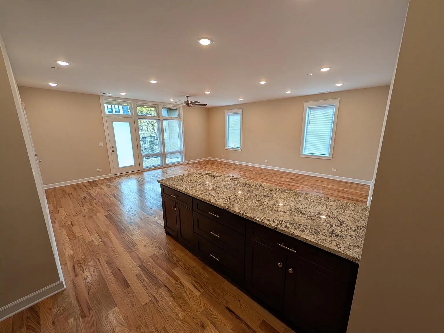 3 bed, 1800 sqft, $2,500 — Photo 3