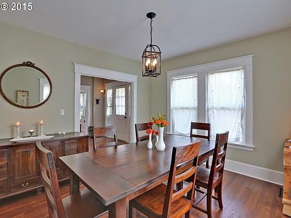 5th image of 2911 SE Laurelwood Dr