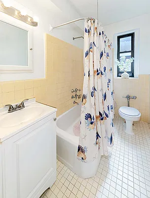 Sold by Foxworth Realty | media 6