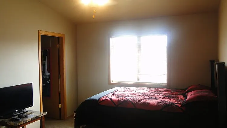 5103 Linden Pkwy — Photo 2