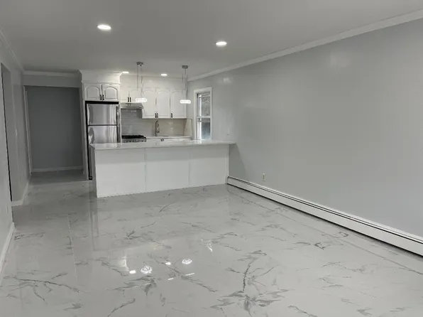 137 Pacific Blvd #A, Long Beach, NY 11561