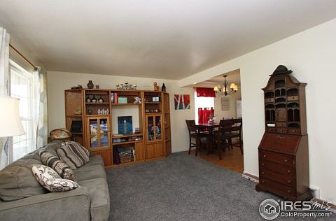 4th image of 3219 Barclay Ct