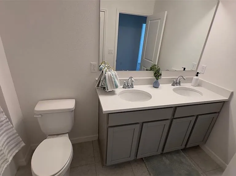 3879 Academia Ave — Photo 11