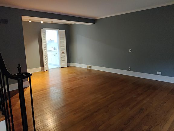 3rd image of 1902 Linden Ave